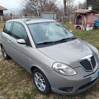 lancia y