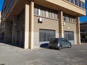 Luminoso locale commerciale Loc/95