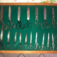 Blocco di 18 forbici antiche forgiate