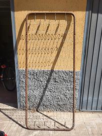 Rete letto singolo pronta e comoda
