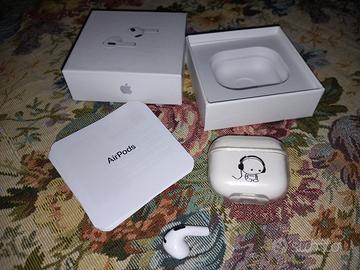 Una cuffia sinistra AirPods Apple