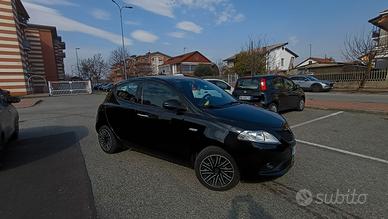lancia Ypsilon goold