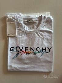 T shirt Givenchy nuova -taglia L