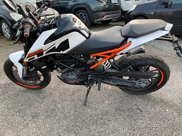 Ktm duke 125