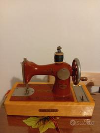Macchina da cucire giocattolo anni '80 