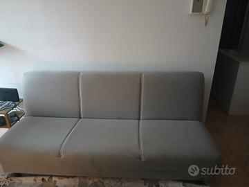 divano tre posti 