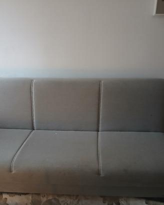 divano tre posti 