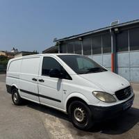 0377 FURGONE MERCEDES VITO 2004