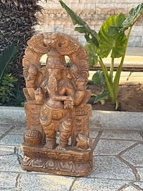 statuetta in legno intagliata a mano