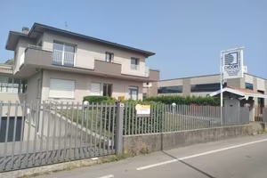 Immobile di 275 m² a Valbrembo
