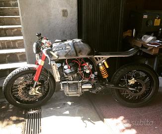 Cafe Racer su base Honda CX500 - Sacha Lakic
