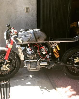 Cafe Racer su base Honda CX500 - Sacha Lakic