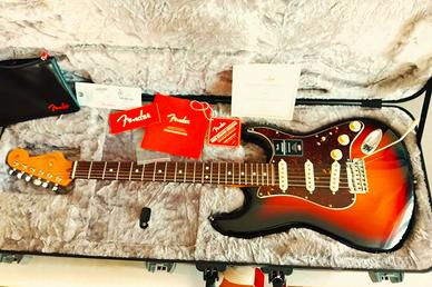 CHITARRA  FENDER  STRATOCASTER AMERICANPRO 2  