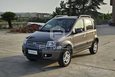 FIAT Panda 1.3 MJT 16V DPF 4x4 Climbing