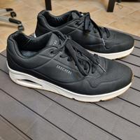 Skechers nere suola bianca tipo invernale