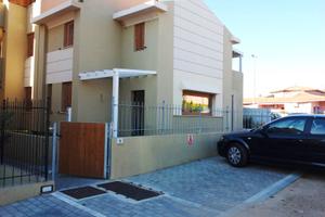 Ampia soluzione con giardino