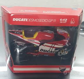 NewRay Ducati Desmosedici GP11 Valentino Rossi 1:1
