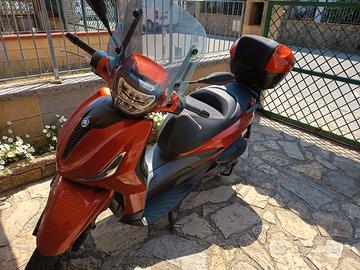 Beverly 300 HPE 2021