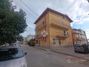 4 LOCALI A BOTRICELLO
