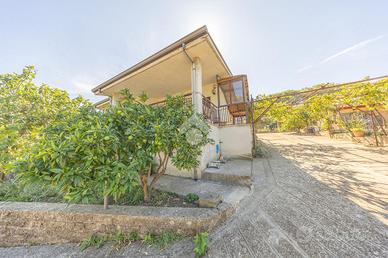VILLA SINGOLA A ZAGAROLO