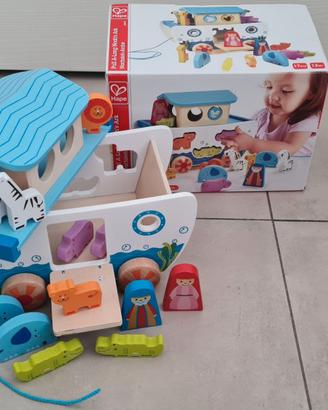 Hape nave con animali