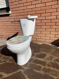 Wc completo di vasca esterna