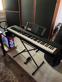 Pianoforte Yamaha P-45 con pedale M-Audio SP-2
