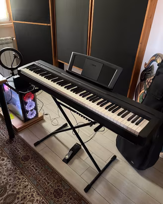 Pianoforte Yamaha P-45 con pedale M-Audio SP-2