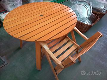 Tavolo e sedie Reguitti