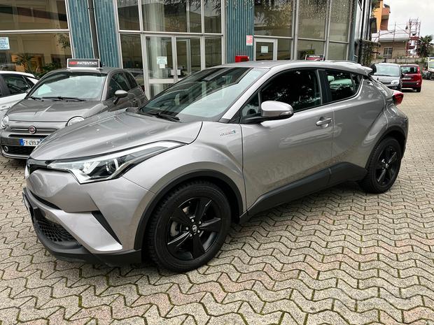 Toyota C-HR 1.8 98 CV Hybrid E-CVT Business