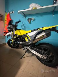 Da privato Husqvarna 701 Supermoto 2023