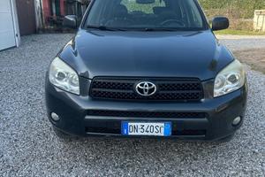 Toyota Rav4 Luxury 2.2 D-4D 136 CV