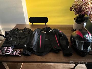 Casco e abbigliamento moto