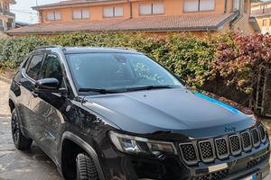 Stupenda Jeep Compass Trailhawk 4xe