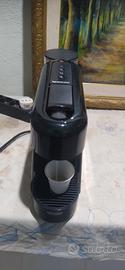 macchina caffè Nespresso Essenza Plus 