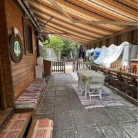 Roulotte con preingresso in legno