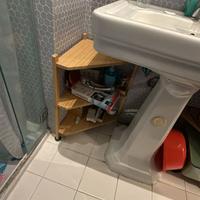 mobbiletto di bagno con angolo
