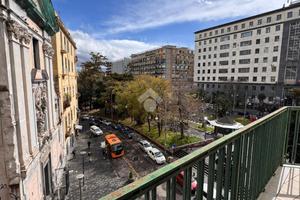 MULTILOCALE A NAPOLI