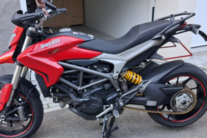 Ducati hyperstrada 821