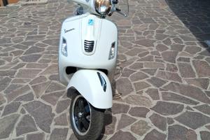 Vespa 300GTS