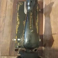 Macchina da cucire d'epoca . CLEVELAND