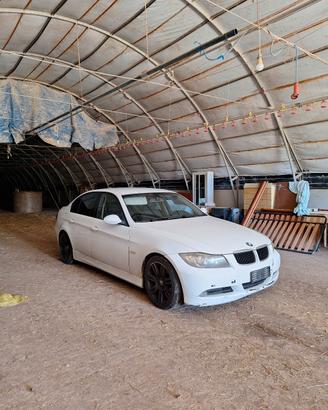 Smembro pezzi ricambi BMW E90