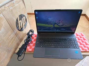 HP 15,6 FHD i5-1235U 12-core 16/750GB MVMe Samsung