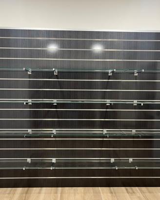 Pannello dogato arredamento negozio mensole  vetro