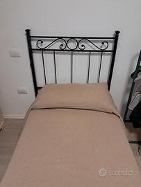 struttura letto singolo in ferro battuto