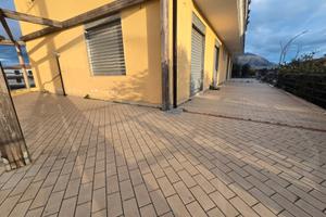 Locale commerciale - 200 mq