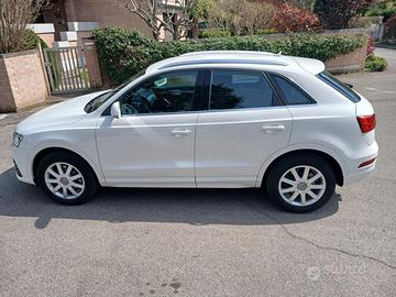 AUDI Q3 BUISSINESS 2000TDI - 150 CAVALLI