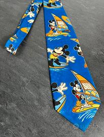 cravatta Disney Topolino che va al mare surf 