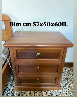 1 comodino in legno noce