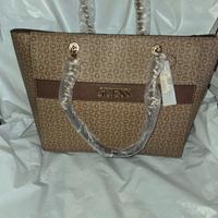 Borsa GUESS Ledger Carryall - Colore Mocha (MCM)